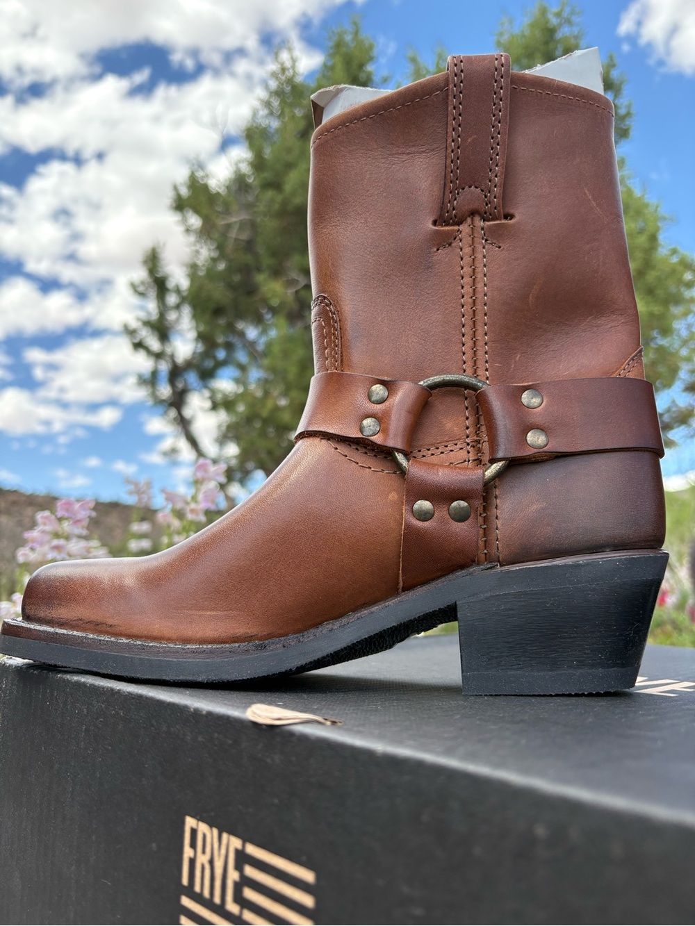 NWT๐บ๐ธ FRYE 8R Harness Boots Cognac - Picture 3 of 16